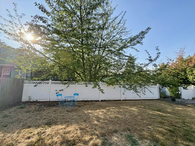 Building Photo - 1222 S Pittsburg St