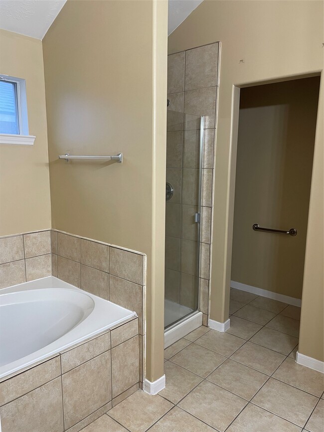 Building Photo - 19530 Village Of Bridgestone Ln