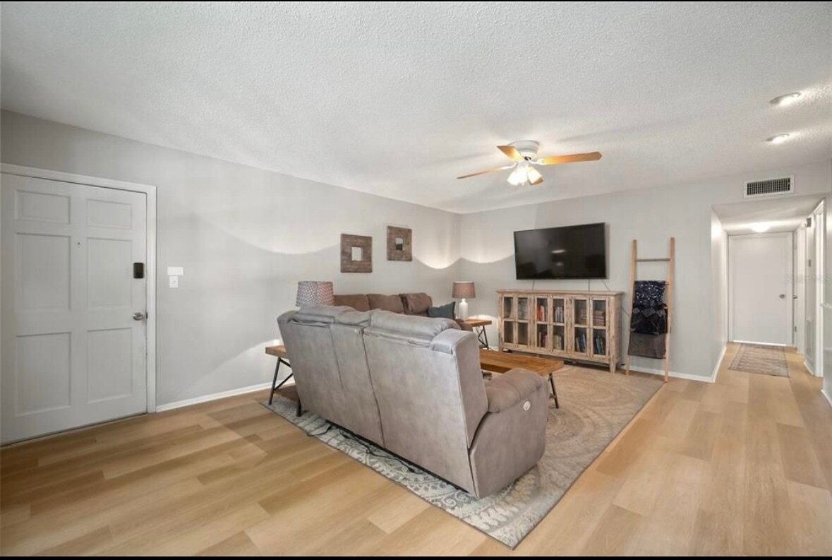 Building Photo - 4325 Aegean Dr