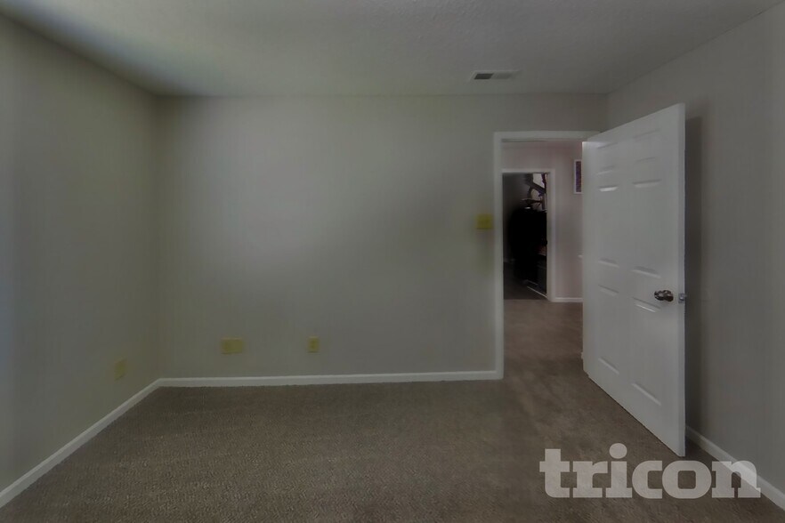 Building Photo - 10904 Wymm Ln