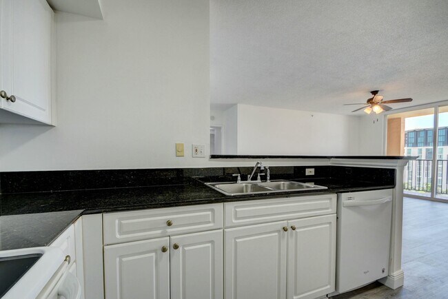 Building Photo - 651 Okeechobee Blvd