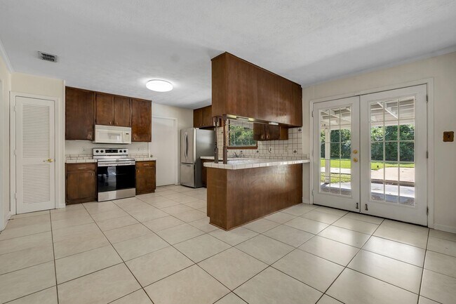 Building Photo - 2613 Killarney Way