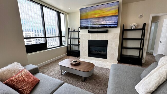 Building Photo - 450 N Arlington Ave