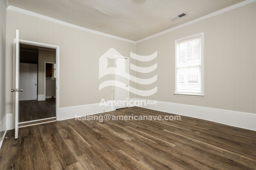 Building Photo - 1612 14th Ave