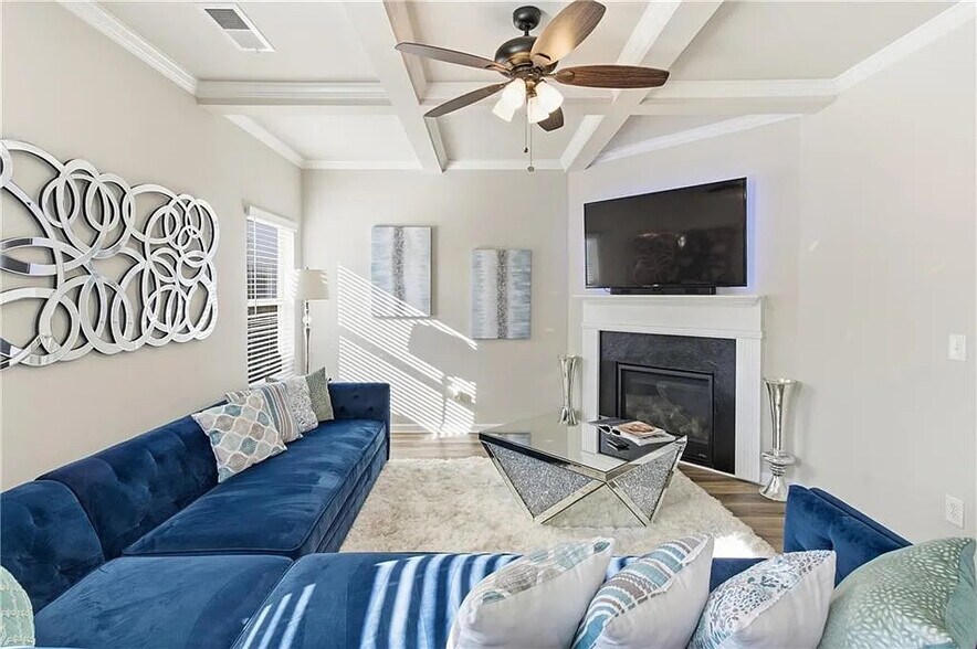 Building Photo - Room in House on Zoya Ct