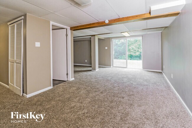 Building Photo - 14345 River Oaks Ct