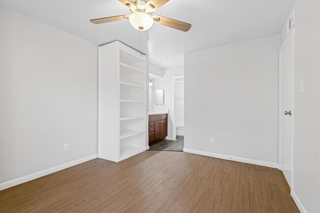 Building Photo - 18511 Egret Bay Blvd