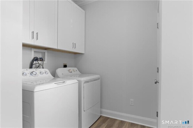 Building Photo - 348 Halley Ave