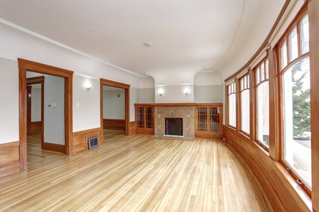 Building Photo - Charming Outer Sunset 2 bed / 1 bath home ...