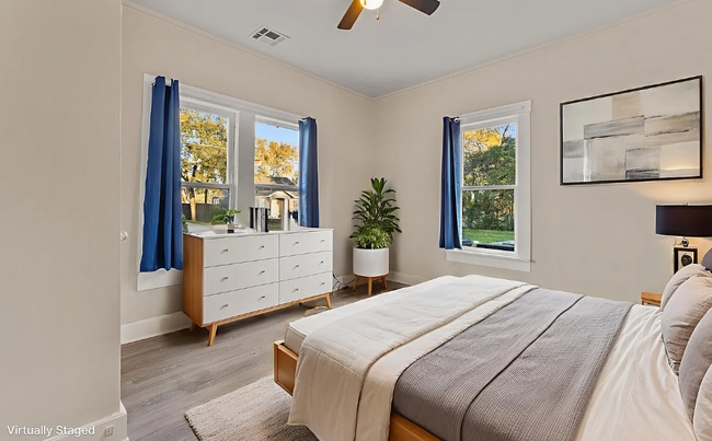 Building Photo - 504 Lottie St