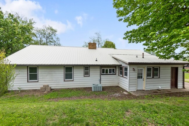 Building Photo - Charming Home in Jackson