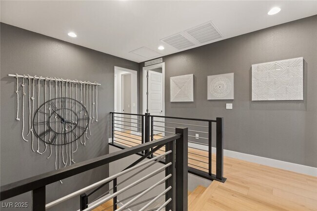 Building Photo - 258 Castellari Dr