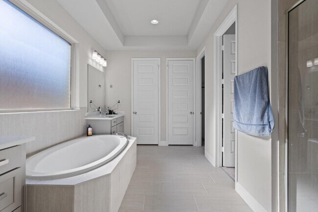 Building Photo - 547 Jefferson Dr