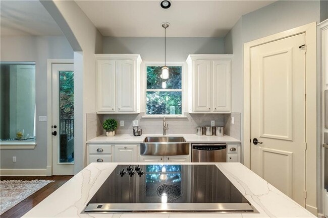 Building Photo - 1529 Barton Springs Rd