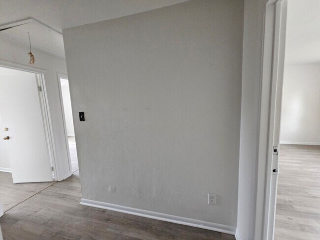 Building Photo - 3339 Lakecrest Rd