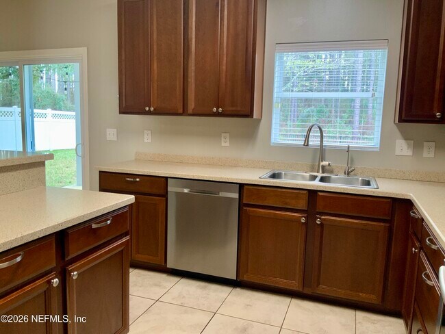 Building Photo - 121 Mahogany Bay Dr