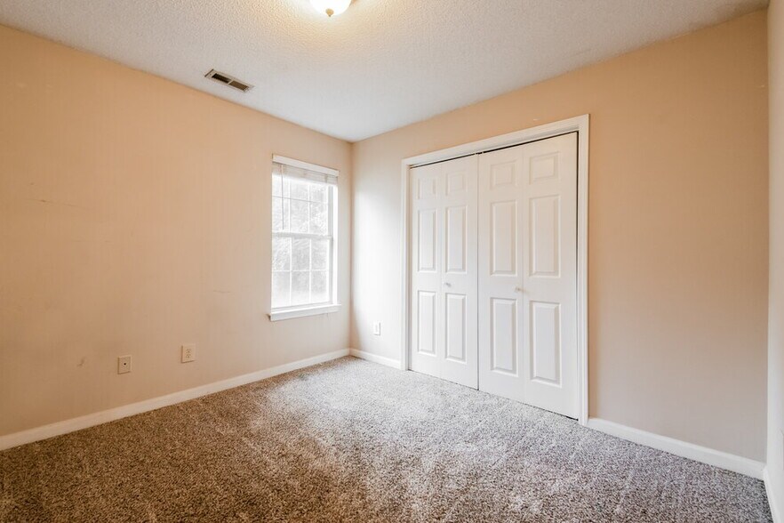 Building Photo - 4713 Vineyard Ct