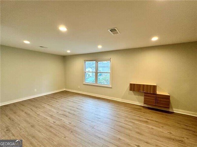 Building Photo - 1258 Creekside Ct