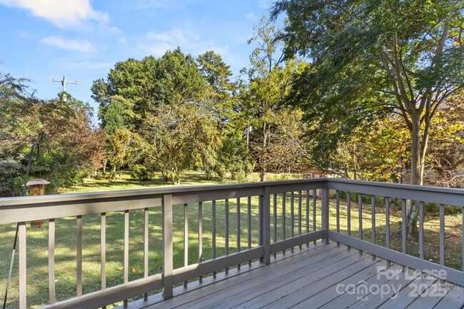 Building Photo - 2917 Forest Park Dr