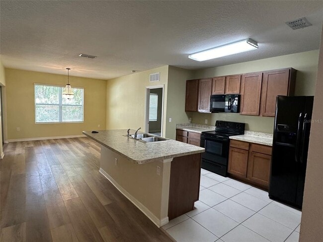 Building Photo - 521 White Coral Ln