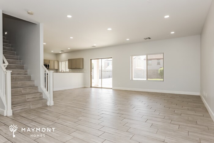 Building Photo - 1711 E Megan Dr