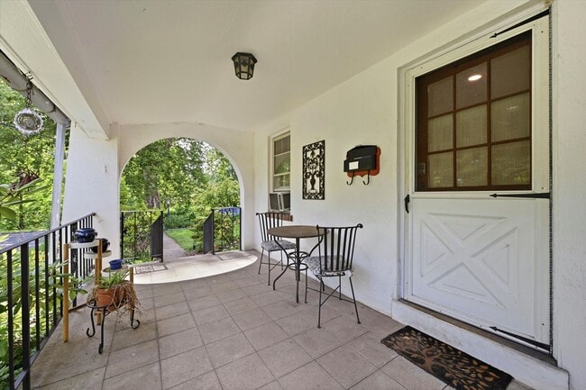 Building Photo - Beautiful 3B/2B Twin with Off-Street Parking in West Chester Borough