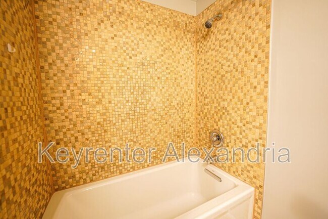 Building Photo - 5901 Beech Tree Dr