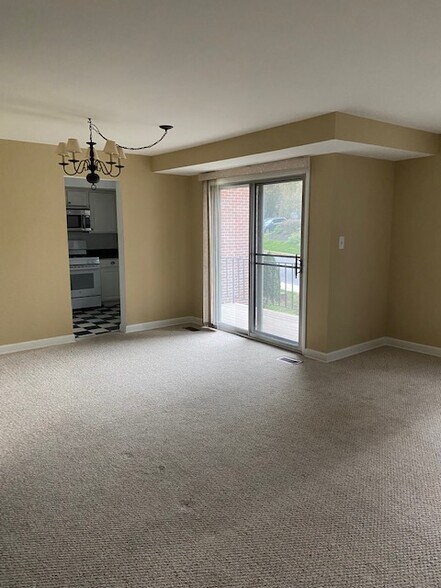 Building Photo - 382 Homeland Southway