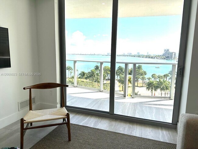 Building Photo - 488 NE 18th St