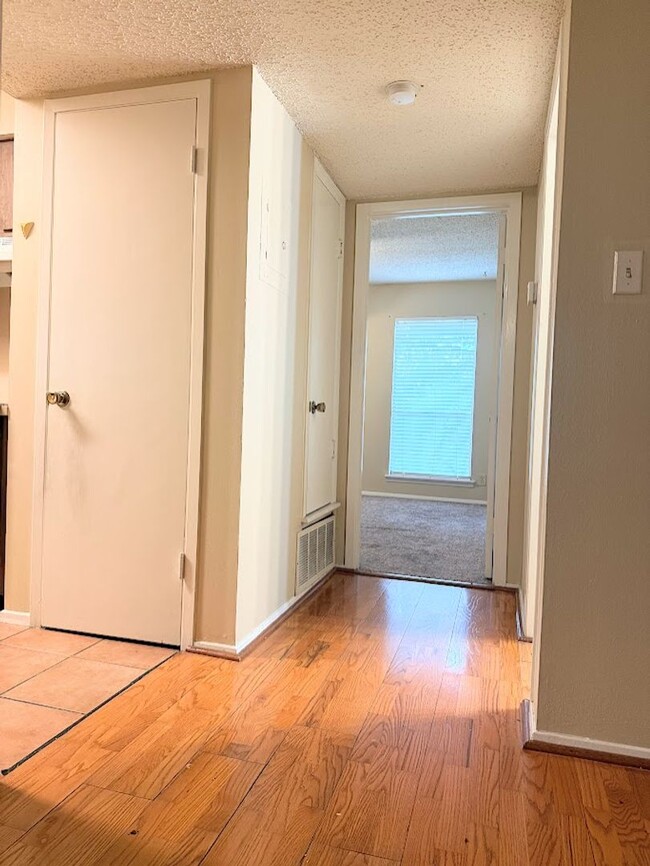 Building Photo - Pre-Lease for August 2026 - Treehouse #306