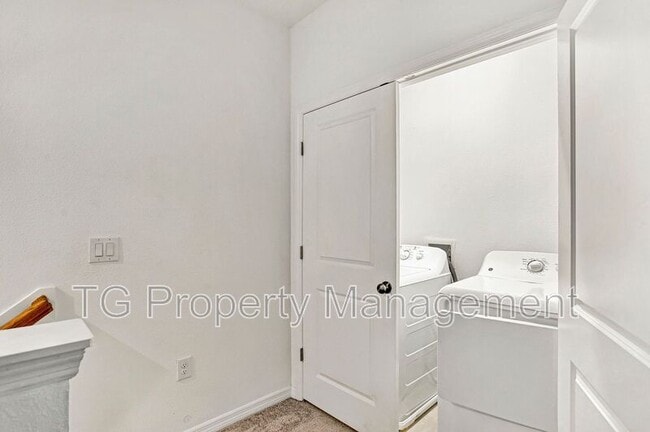 Building Photo - 296 Anthony Dr