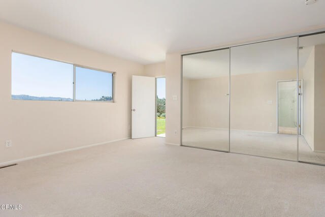 Building Photo - 2075 Linda Flora Dr