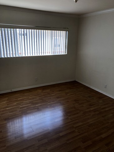 Bedroom - 632 W Milford St