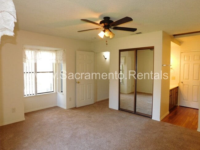 Building Photo - 750 Del Verde Cir