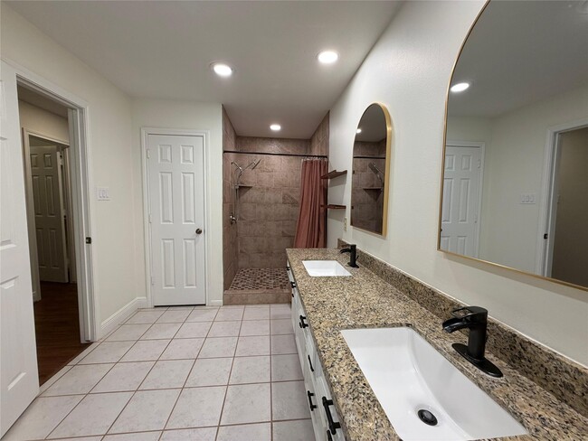 Building Photo - 7818 King Arthur Ct