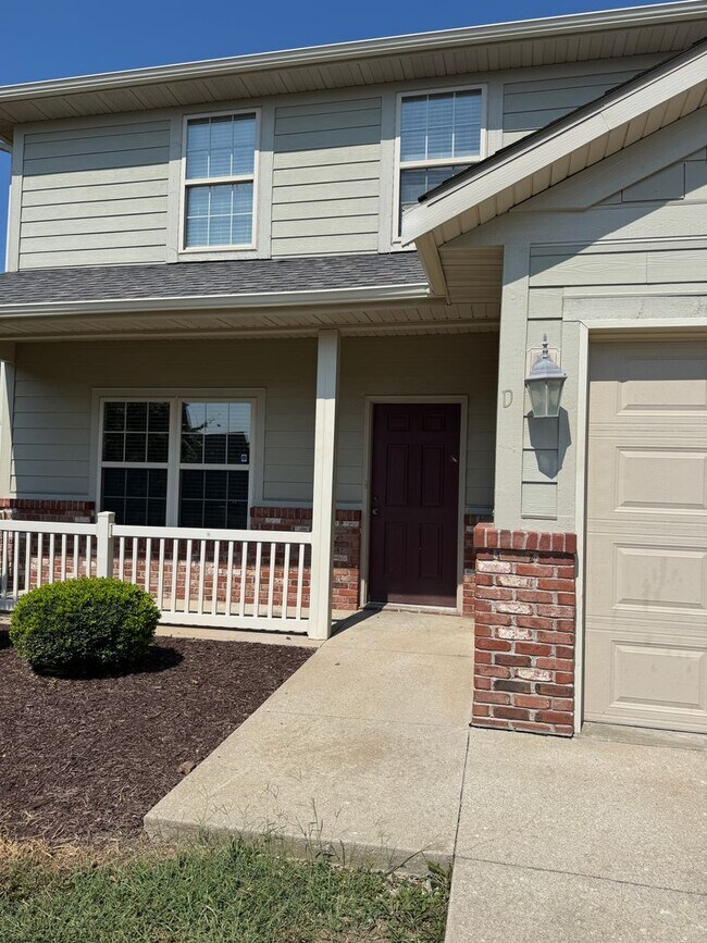 Building Photo - 1605 Spiros Dr