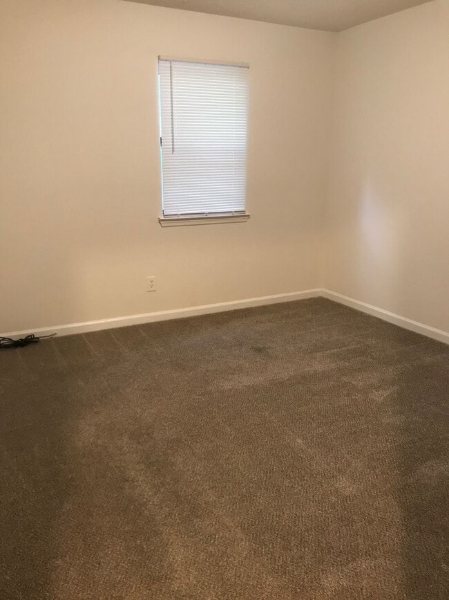 Building Photo - 8821 W Hills Ct