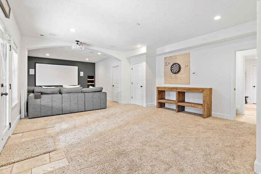 Building Photo - 151 Glacier Lily Dr