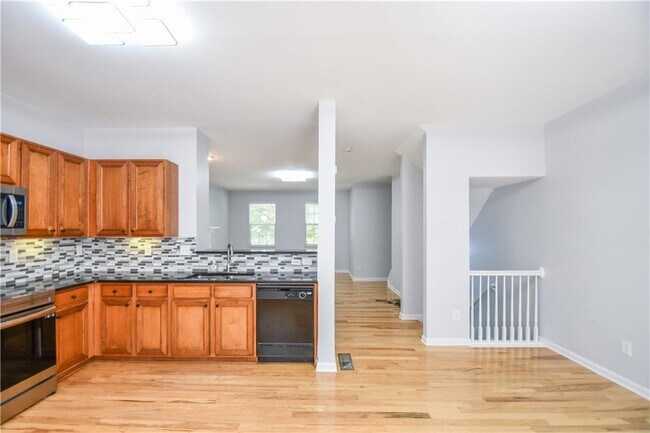 Building Photo - 2201 Landing Walk Dr