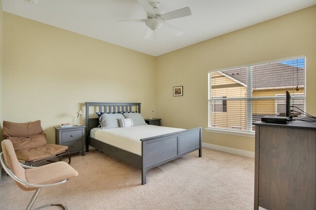 Building Photo - 28 W Esther St