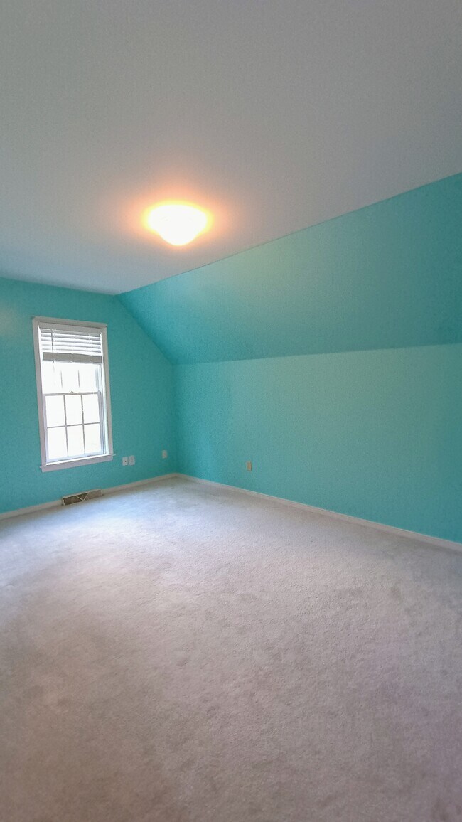 Building Photo - 1556 Stoney Creek Dr