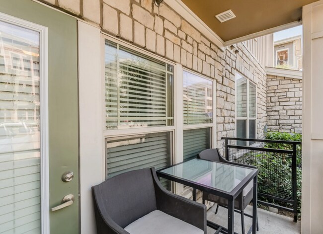 Building Photo - 7490 Coronado Ave