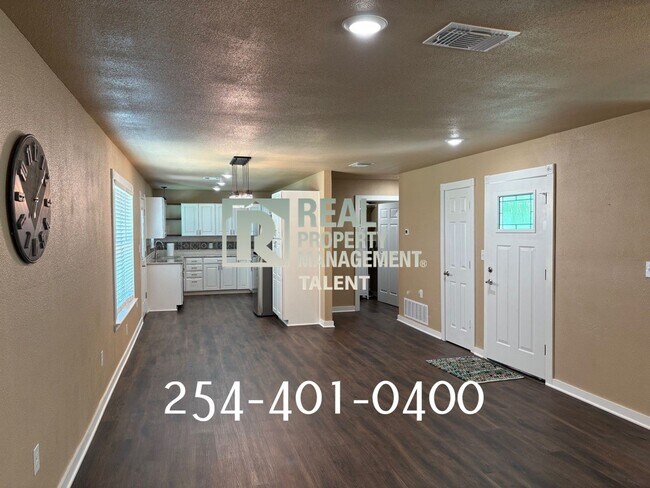 Building Photo - 952 Fannin Loop