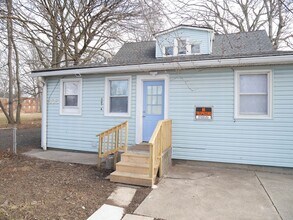 Building Photo - 305 A S Marlyn Ave