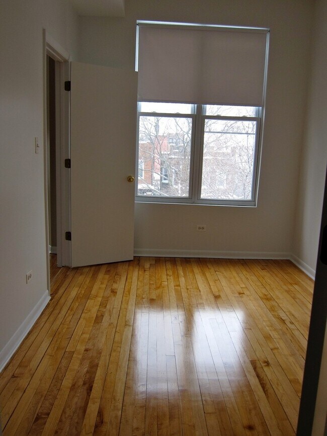 Building Photo - 2733 N Mozart St