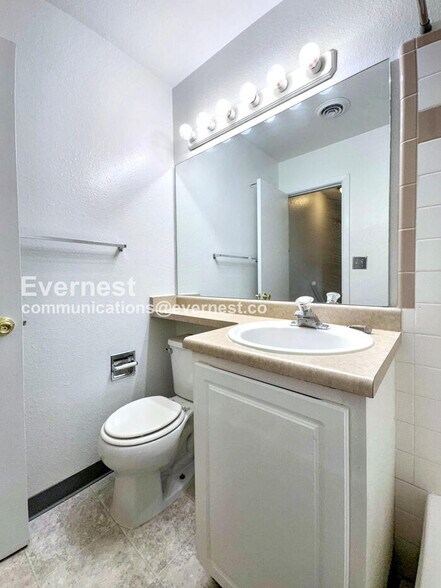 Building Photo - 8003 Wolff St