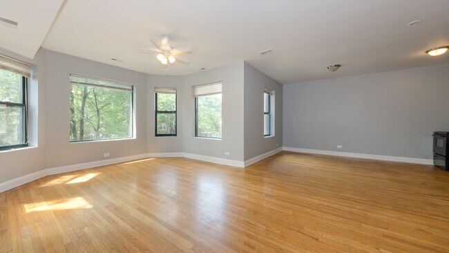 Building Photo - 2213 E 69th St