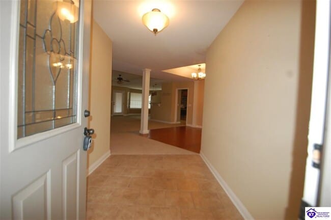 Building Photo - 101 Vineland Pkwy Dr