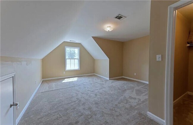 Building Photo - 5 Bedroom 3.5 Bathroom House in Douglasville GA