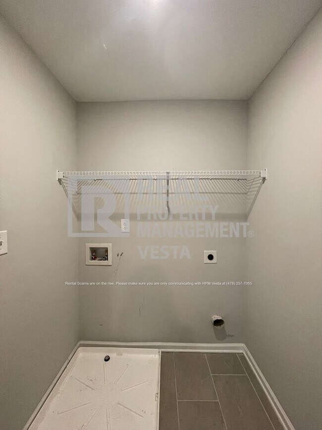 Building Photo - 109 Hidesta Ct